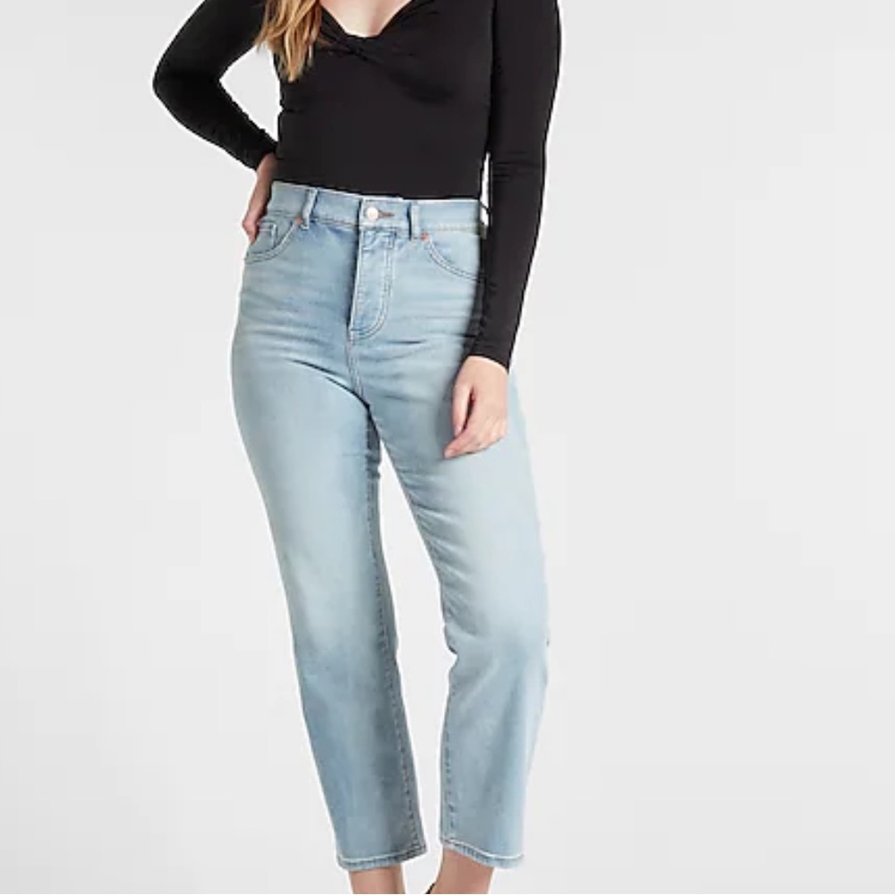 NWT Express High Waisted Light Wash Straight Ankle Jeans
